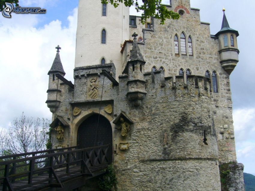 Lichtenstein Castle, puente de madera, puerta