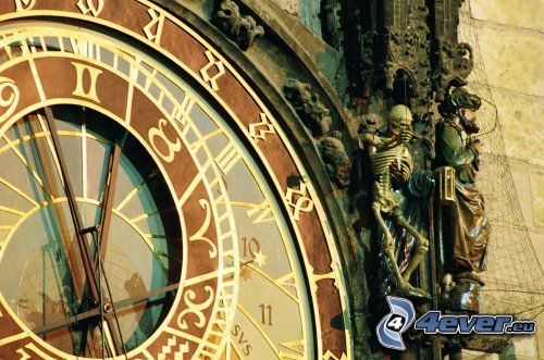 Praga, reloj astronómico, esqueleto