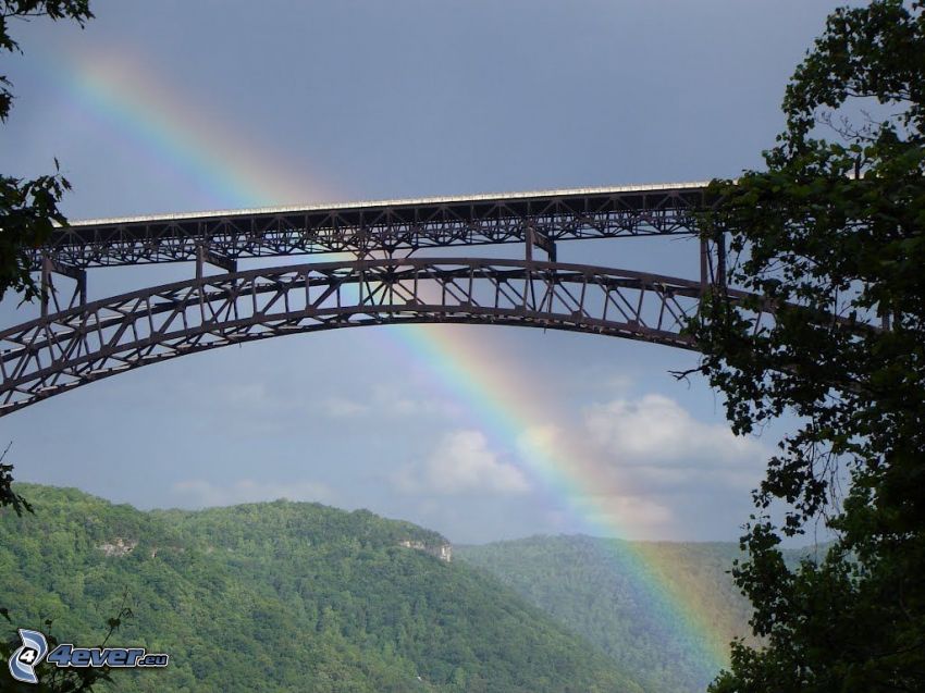 New River Gorge Bridge, arco iris, sierra