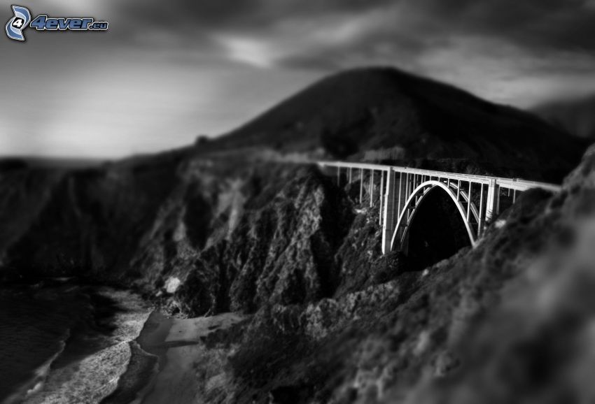 puente de hierro, montañas rocosas, blanco y negro, diorama