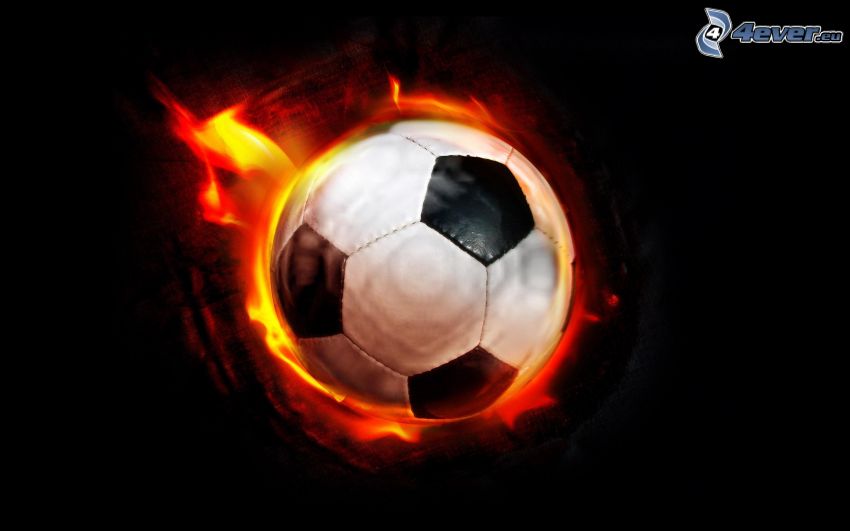 balón de fútbol en fuego