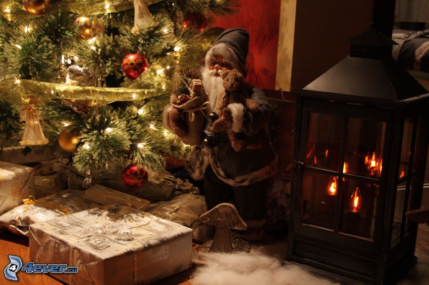 Papá Noel, árbol de Navidad, regalos