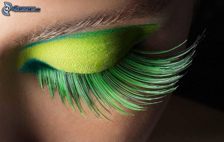 mujer con maquillaje, pestañas, verde