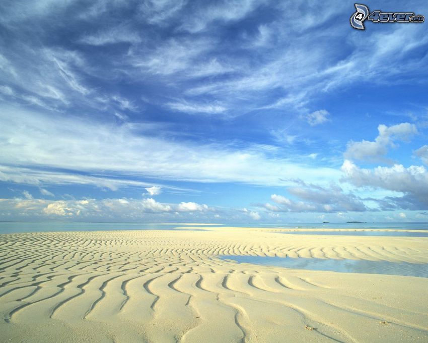 dunas de arena en playa, nubes, mar