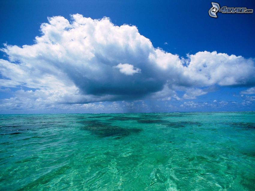 el mar azul, nubes