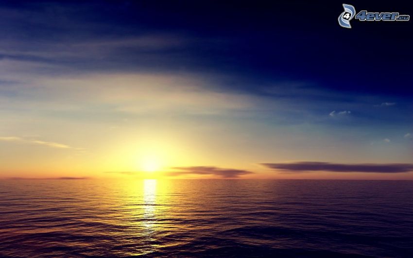 puesta de sol sobre el océano