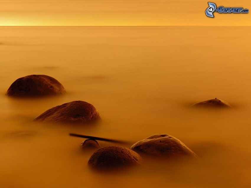 rocas en el mar