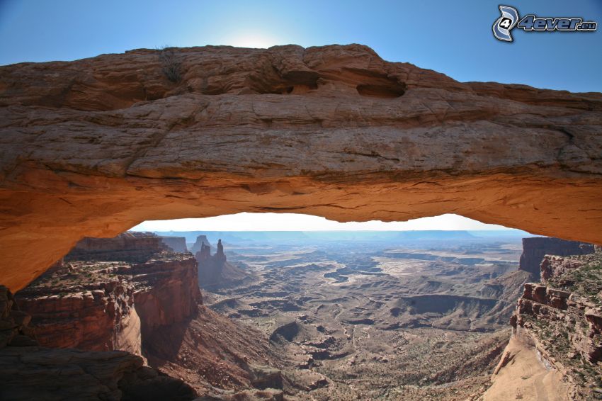 Mesa Arch, puerta de roca, vistas desde las rocas