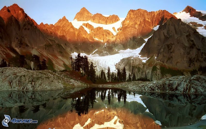 Mount Wilber, lago de montaña, montañas nevadas