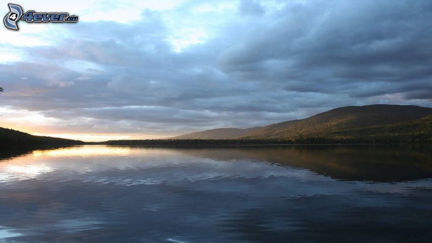 lago, atardecer