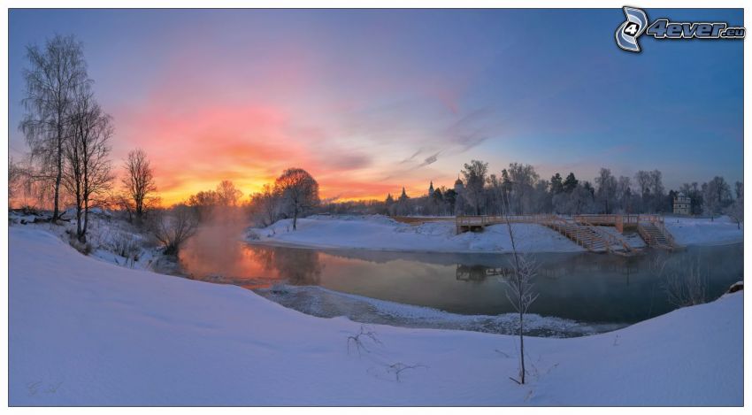 río en invierno, nieve, puesta de sol anaranjada