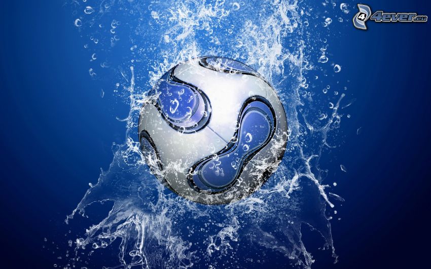 balón de fútbol en el agua