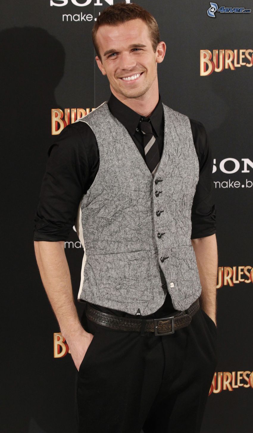 Cam Gigandet, sonrisa, hombre en traje