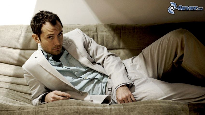 Jude Law, sofá