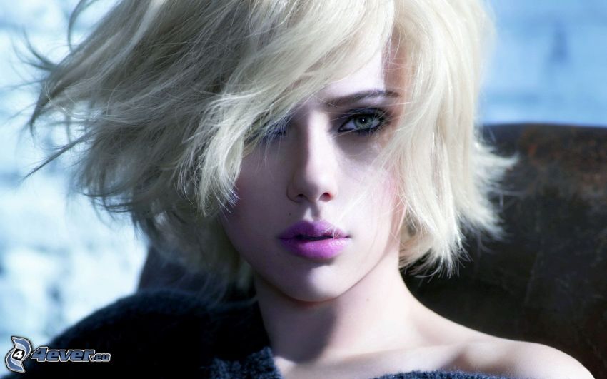 Scarlett Johansson, rubia, labios púrpura