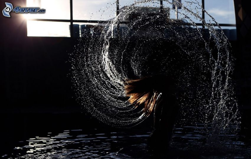 mujer, cabello volando, agua, splash
