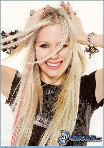 Avril Lavigne, cantante, rubia