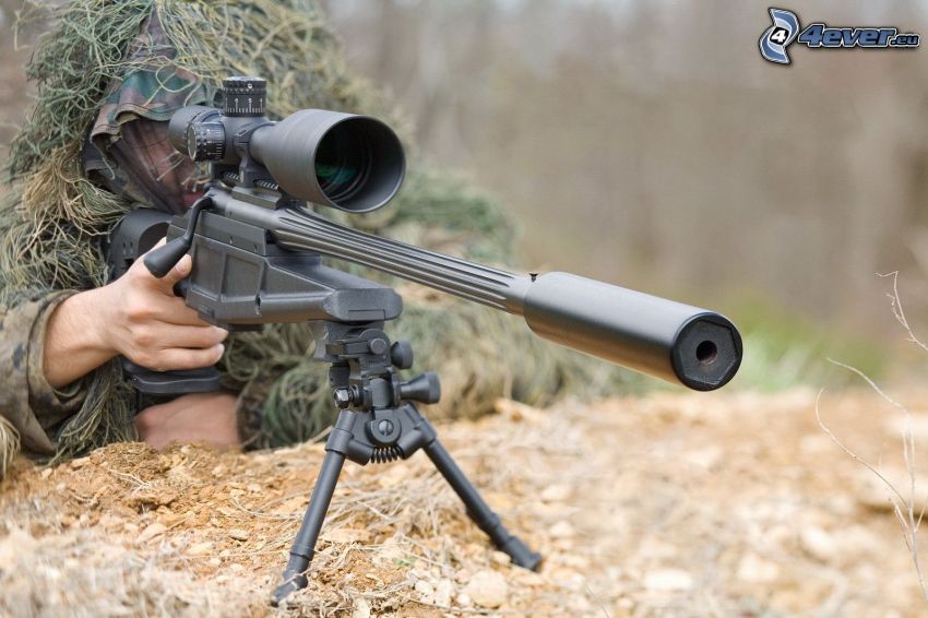 sniper, soldado con una pistola