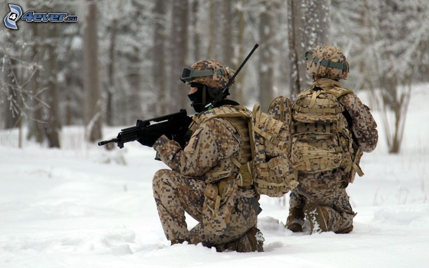 soldados, nieve