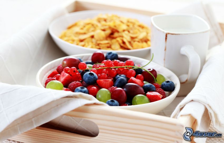 petit-déjeuner, fruits, corn flakes, myrtilles, groseilles, fraises, framboises, raisin, tasse