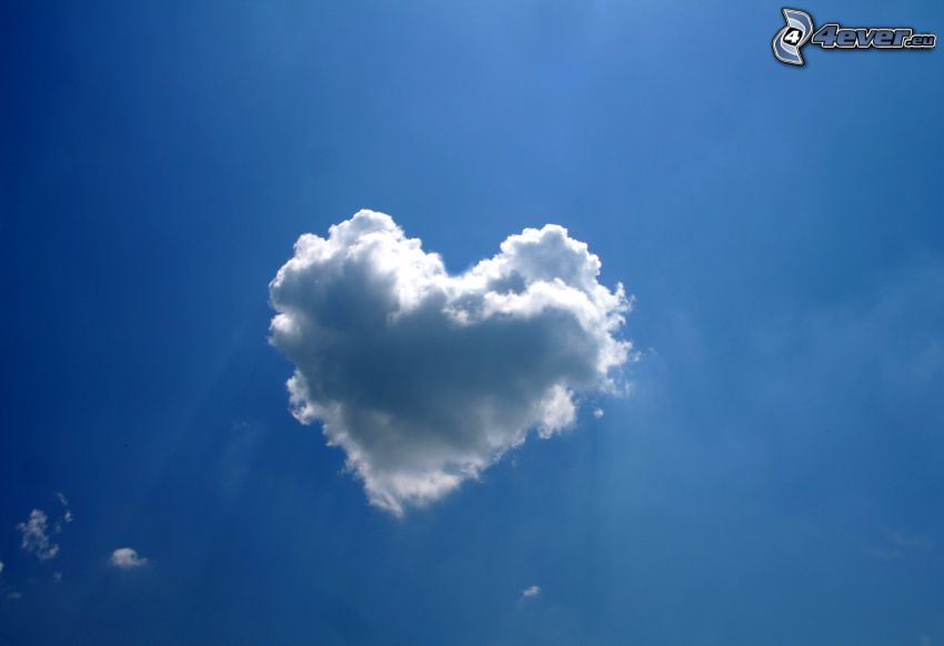 cœur dans le ciel, nuage