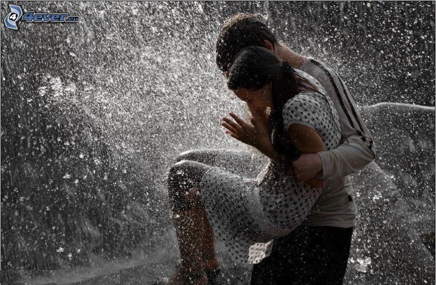 couple dans la pluie