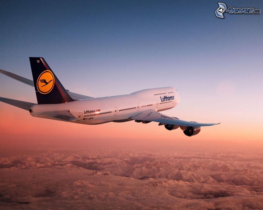 Boeing 747, Lufthansa, au-dessus des nuages