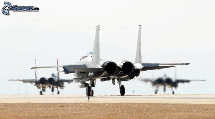 F-15 Eagle, aéroport, moteurs à réaction