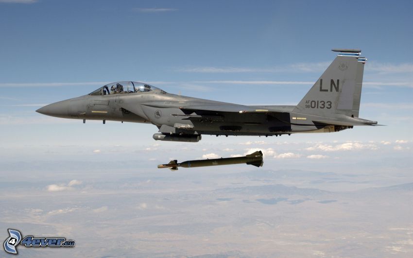 F-15 Eagle, la fusée