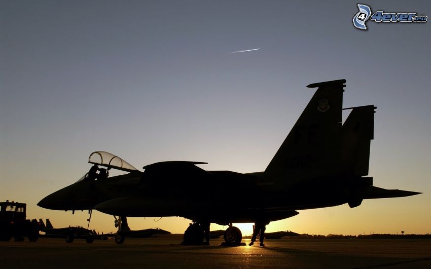 F-15 Eagle, McDonnell Douglas, silhouette de l'avion de chasse, avion grimper au coucher du soleil