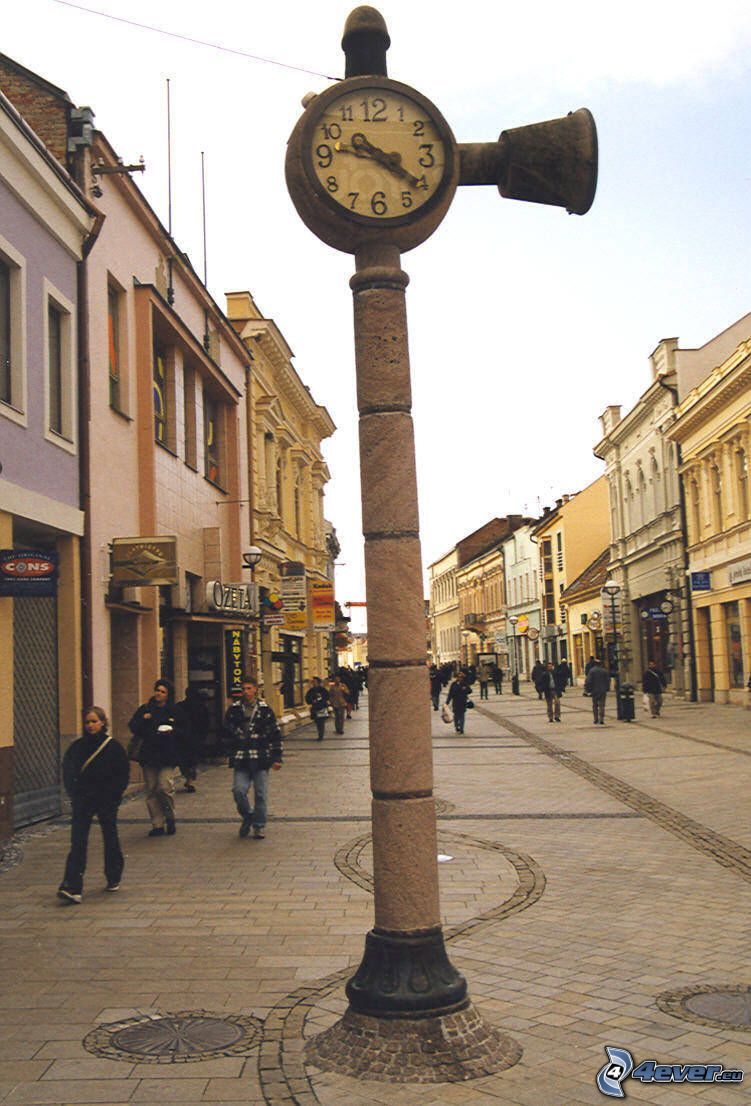 horloge, zone piétonne, Nitra
