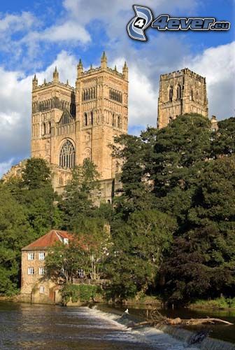 La cathédrale de Durham, eau