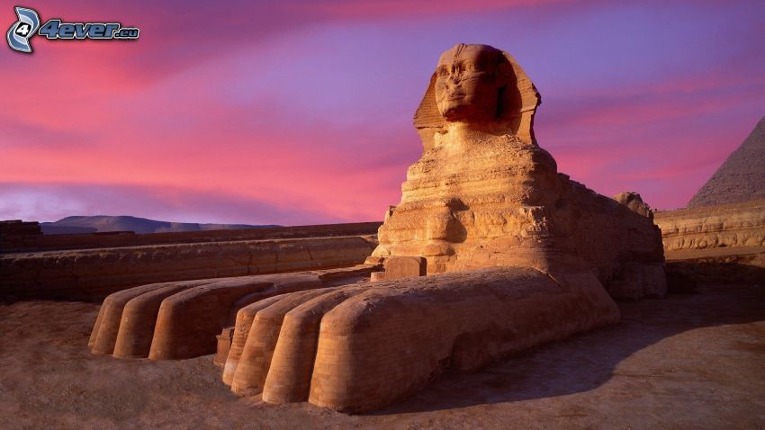 le Sphinx, ciel violet
