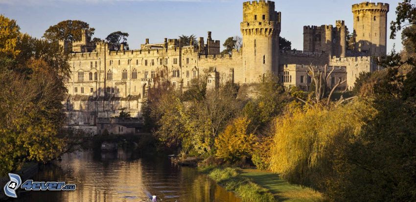 Warwick Castle, rivière, vert