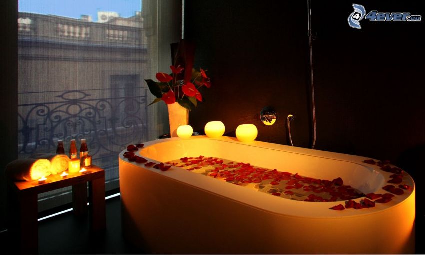 salle de bains, bain, pétales de roses, bougies