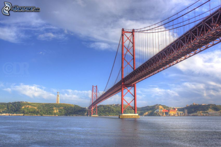 25 de Abril Bridge, croix, Lisbonne