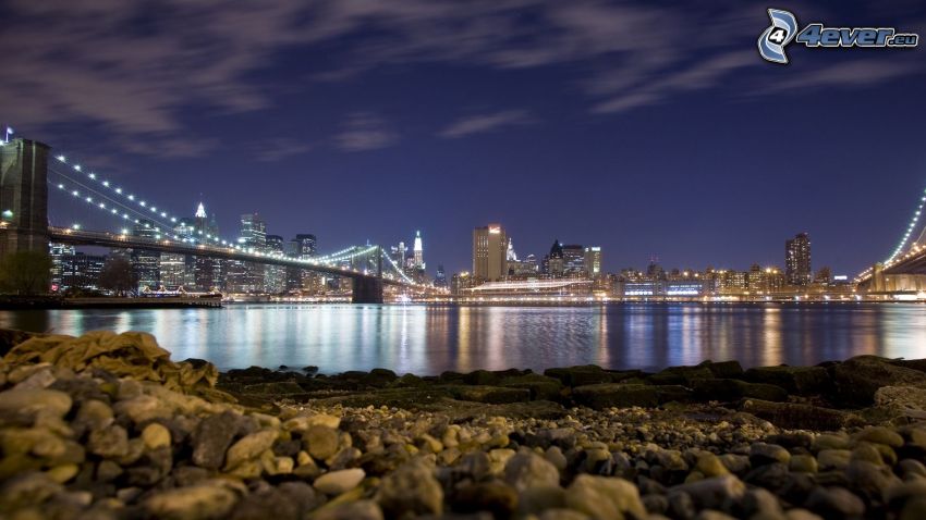 Brooklyn Bridge, Manhattan, ville dans la nuit