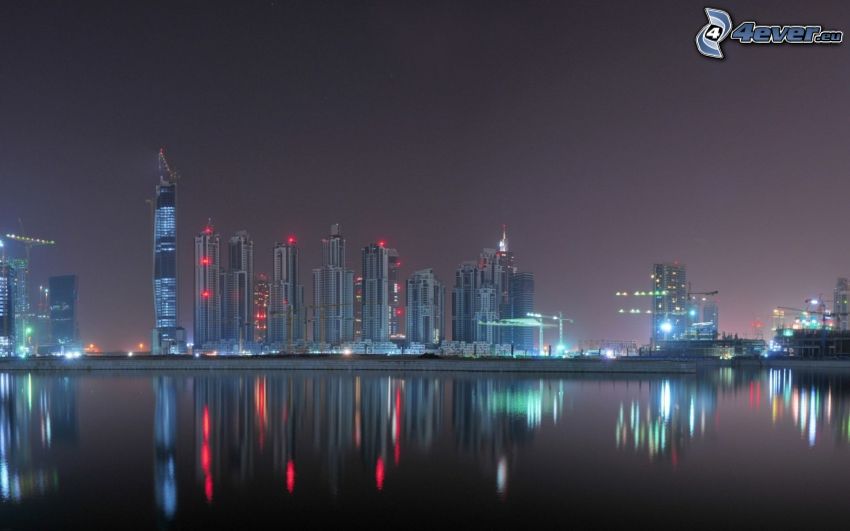 Dubaï, ville dans la nuit