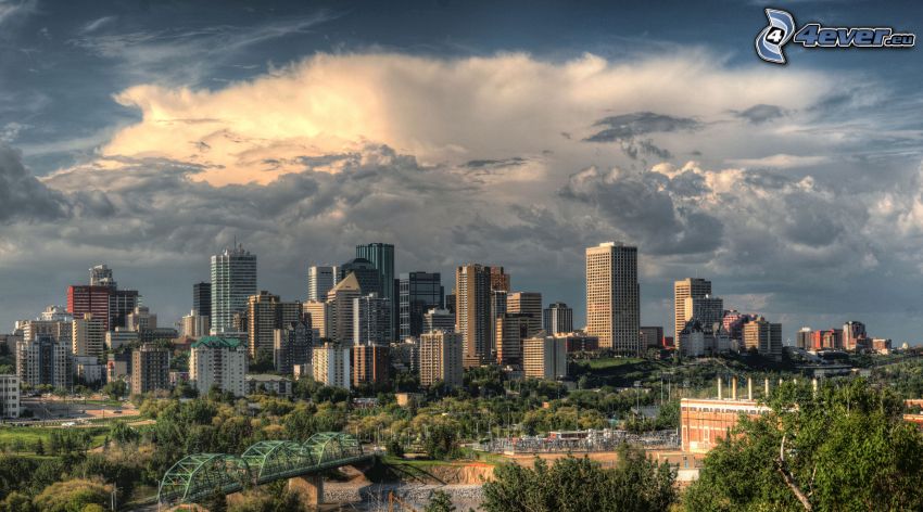 Edmonton, gratte-ciel, nuages