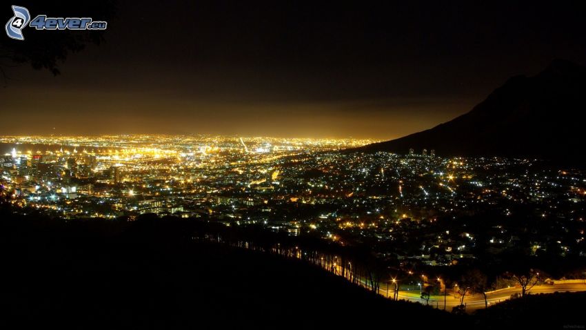 Le Cap, ville dans la nuit