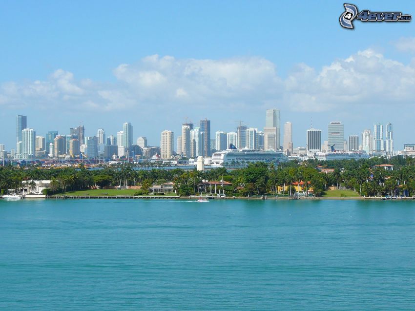 Miami, gratte-ciel, mer