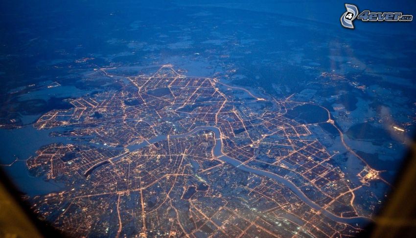 Saint-Pétersbourg, vue sur la ville, vue aérienne, ville dans la nuit