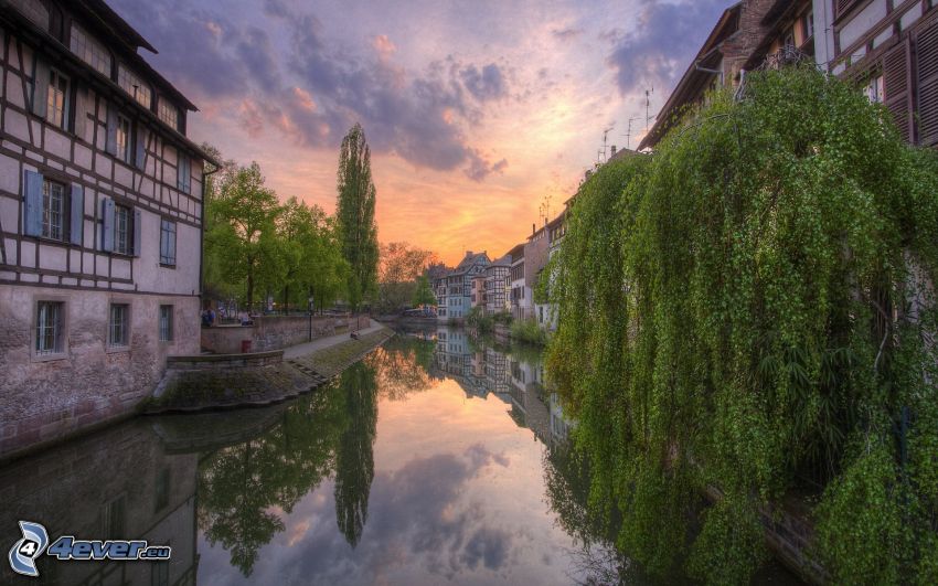 Strasbourg, France, rivière, maisons, arbres, coucher du soleil orange, reflexion