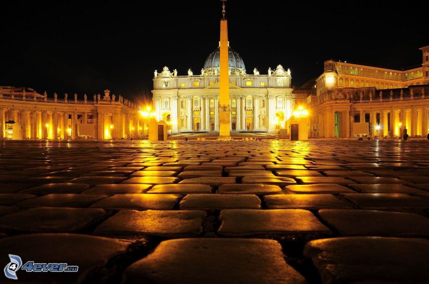 Vatican, La place Saint-Pierre, ville dans la nuit