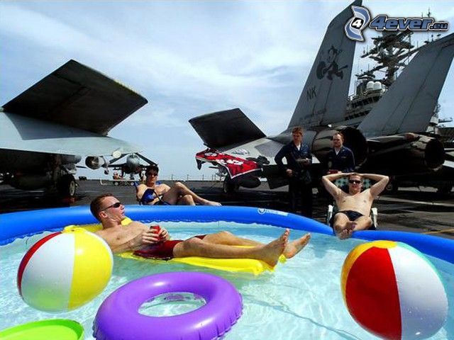 homme dans la piscine, repos, confort, avions de chasse, porte-avions