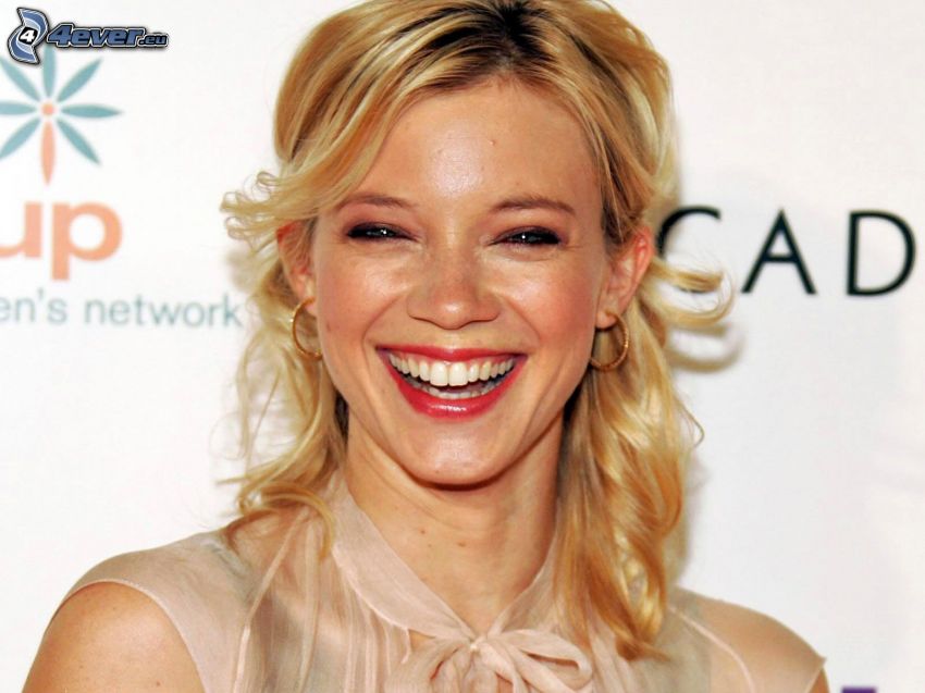 Amy Smart, rire