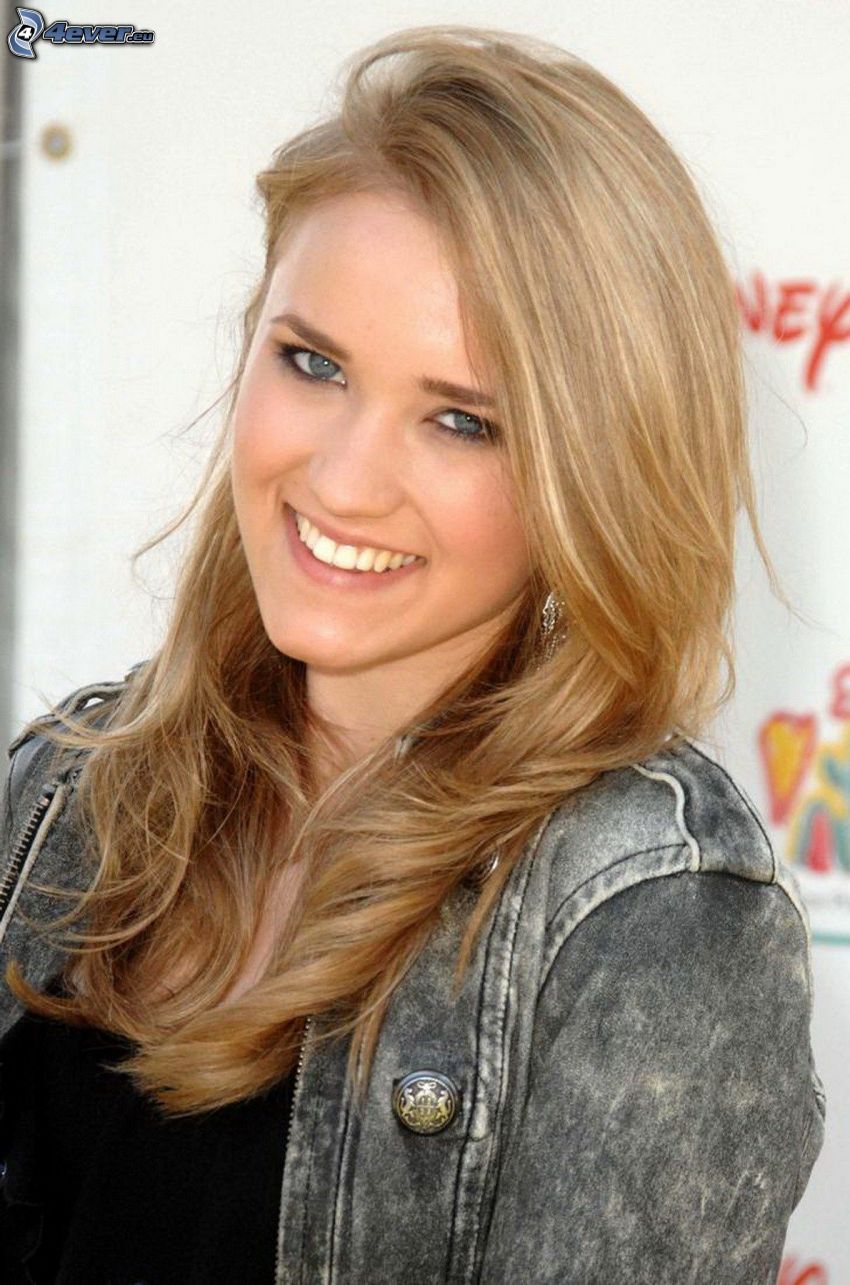 Emily Osment, sourire
