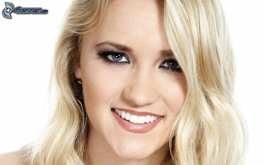 Emily Osment, sourire