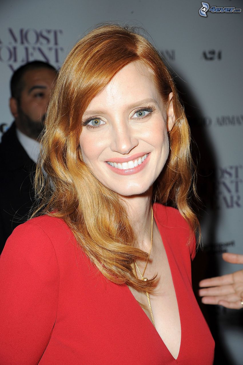 Jessica Chastain, sourire, robe rouge