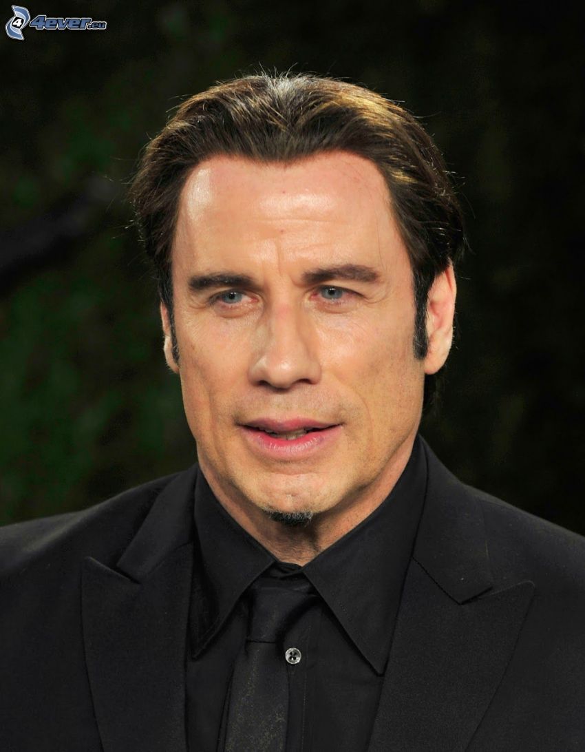 John Travolta, homme en costume